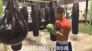 落地成人沙袋拳击视频教学,跟随落地成人沙袋拳击视频学拳法