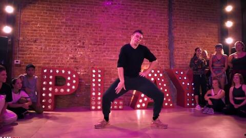 男生跳街舞视频成人舞